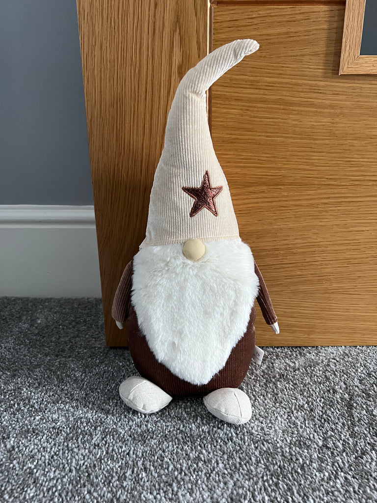 Brown sitting gonk with star hat